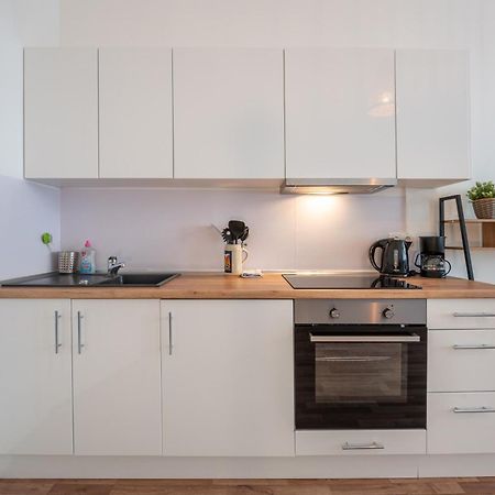 Modern, Central Flat With Workspace Berlijn Buitenkant foto